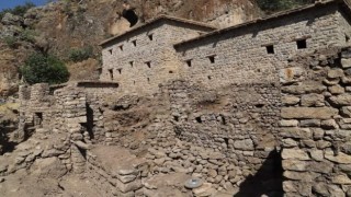 Çukurcanın tarihi kale evleri restore ediliyor