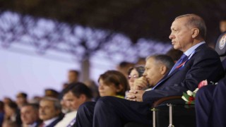 Cumhurbaşkanı Erdoğan: “Teröristler Türk adaletine teslim olacaklar ya da devletimizin demir yumruğuyla yüzleşeceklerdir.”