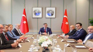 Cumhurbaşkanı Yardımcısı Yılmaz, işçi temsilcilerini külliyede kabul etti