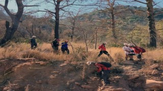 Dağda mahsur kalan turistleri AKUT kurtardı