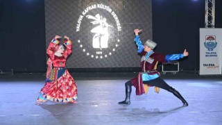 Dağıstan Devlet Halk Dansları Topluluğu Yalovada sahne aldı