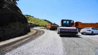 Demir: “Mahallelerimizin yol sorununu tek tek çözüyoruz”
