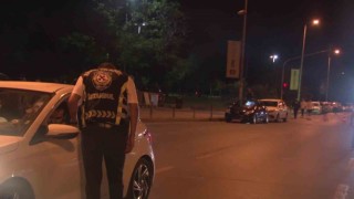 Denetimde alkollü çıkan ve ceza yiyen sürücüler, hırslarını basın mensuplarından çıkardı