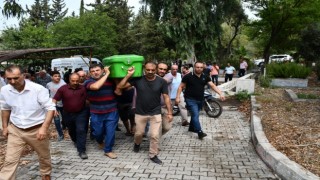 Denizde boğulan kız kardeşler, son yolculuklarına uğurlandı