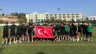 Denizlispor antrenmanında Zafer Bayramı coşkusu