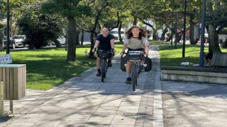 Depremden etkilenenlere yardım için Paristen İstanbula pedal çevirdiler