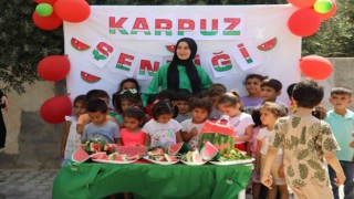 Depremzede çocuklar karpuz şenliğinde gönüllerince eğlendi