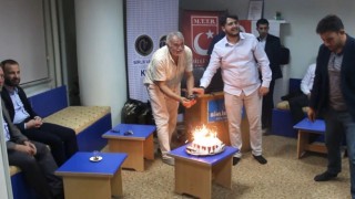 Depremzede Merve'ye sürpriz doğum günü kutlaması