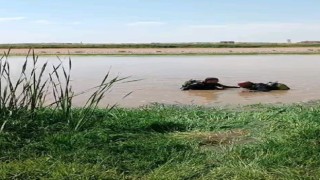 Dicle Nehrine bir kişinin girdiği ihbarı üzerine ekipler geceden beri çalışma yürütüyor