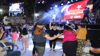Döşemealtı Badem Şenlikleri, karnaval havasında yapıldı