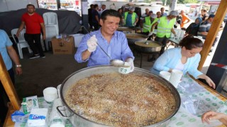 Döşmealtı Belediyesinden 6 bin kişilik aşure ikramı