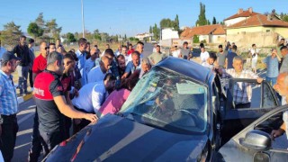 Düğün konvoyunda kaza: 4 yaralı