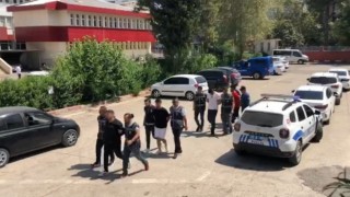 Dükkan kurşunlayan 2 maganda tutuklandı
