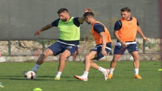 Düzcespor top kapma çalıştı