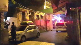 Edremitte polisten kaçan şüpheli ağaca çıktı
