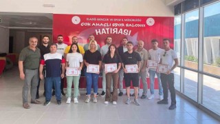 Elazığda boks hakemleri başarı belgelerini aldı