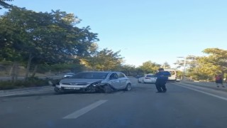 Elazığda otomobil ile minibüs çarpıştı: 1 yaralı