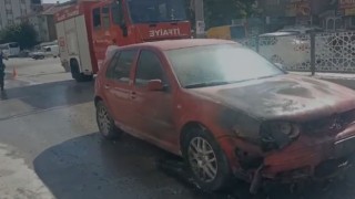 Elazığda seyir halindeki araç yandı