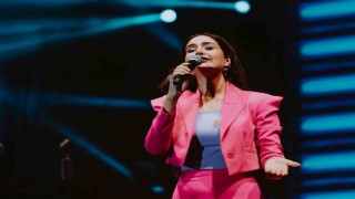 Elif Buse Doğan Erzurumluları coşturdu