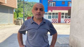 Emekli olan madencinin kıyafetlerini parçaladılar