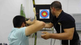 Engelsiz Yaşam Merkezi, bedensel engelli Veyseli hayata bağladı