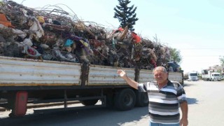 Enkazdan çıkarılan demirler yeniden ekonomiye kazandırılıyor