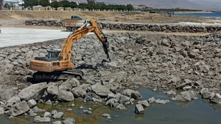 Ercişte balıkçı barınağı yapımına başlandı
