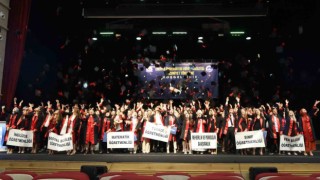 ERÜ Eğitim Fakültesi 2022-2023 Mezunlarını Verdi