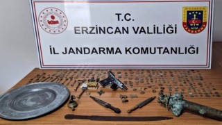 Erzincanda 239 adet sikke ile çeşitli tarihi eserler ele geçirildi