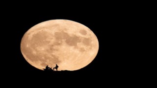 Erzincanda ‘Süper Mavi Ay görsel şölen oluşturdu