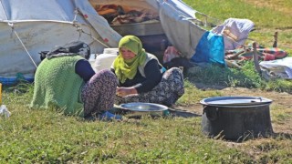 Erzincanlı göçerlerin zorlu yayla hayatı