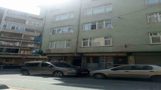 Esenlerde baba, eşi ve iki çocuğunu rehin aldı