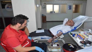 ESKİden Kızılaya kan bağışı