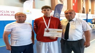 Eskişehirli sporcudan karatede Türkiye 3üncülüğü