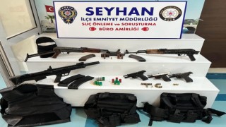 Adana'da cephanelik gibi ev: 6 kişi gözaltında