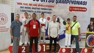 Eyyübiyeli sporcular derecelerle döndü