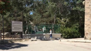 Farkındalık için çöp toplayan miniklerden büyüklerine çağrı: Herkes sigarayı bıraksa, böyle izmarit olmaz ve çevre tertemiz olur