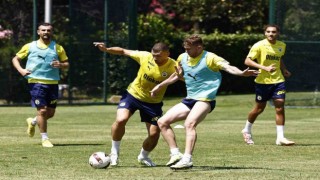 Fenerbahçe, ara vermeden hazırlıklarını sürdürdü