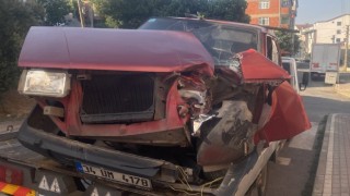 Freni tutmayan otomobil servis aracına çarptı: 6 yaralı