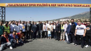 Galatasaraydan afet bölgesi Kahramanmaraşa ziyaret