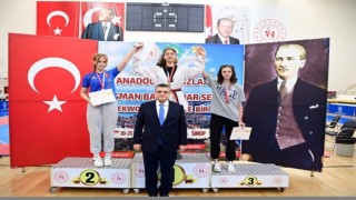 Genç tekvandocular madalyalarına kavuştu