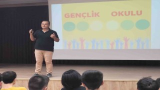 Gençlik Okulu seminerleri devam ediyor