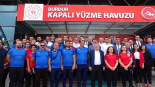 Gençlik ve Spor Bakanı Osman Aşkın Baktan, Şehir Buluşmaları çerçevesinde Burdura ziyaret