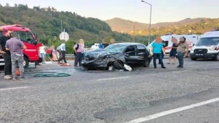 Giresunda minibüs ile otomobil kafa kafaya çarpıştı: 1 ölü, 2 yaralı