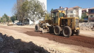 Gölbaşı Belediyesi hasarlı yolları onarıyor