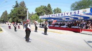 Gölcükte zafer bayramı halk oyunları ve bando gösterileriyle kutlandı