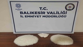 Gönende durdurulan araçtan 2 kilo uyuşturucu çıktı