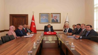 Görevini devraldığı gün ilk toplantısını gerçekleştirdi