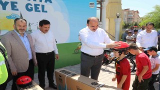 Güle Oynaya Camiye Gel Projesinde bisiklet dağıtımı başladı