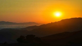 Gümüşhane dağlarından büyüleyici günbatımı manzaraları